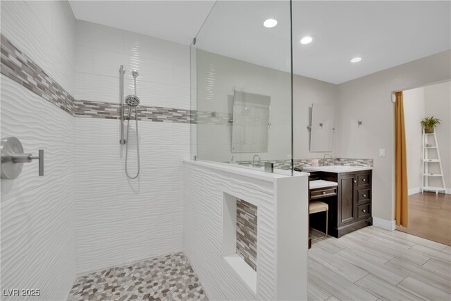 Building Photo - 2705 Meander
