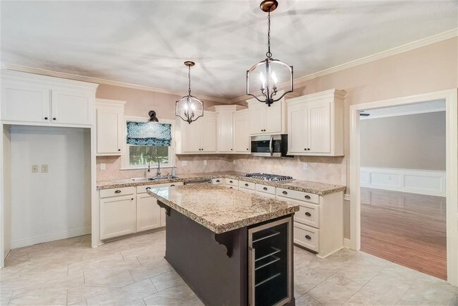 Building Photo - 307 Long Cove Dr