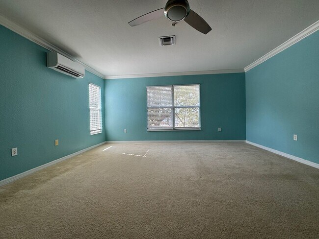 Building Photo - Must see! 2 bed / 3 bath townhouse in Palmetto