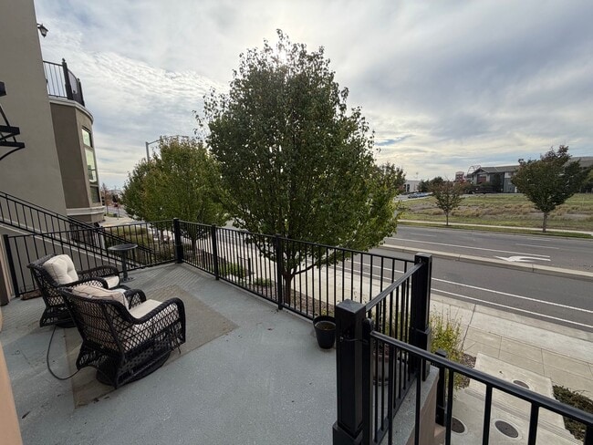 Building Photo - 3 Bedroom | 2.5 Bathroom | Crocker Village House