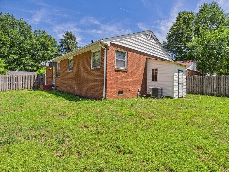 Building Photo - 5601 Campbell Ave