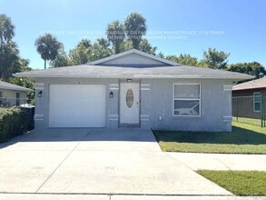 Building Photo - 2824 31st Ave E