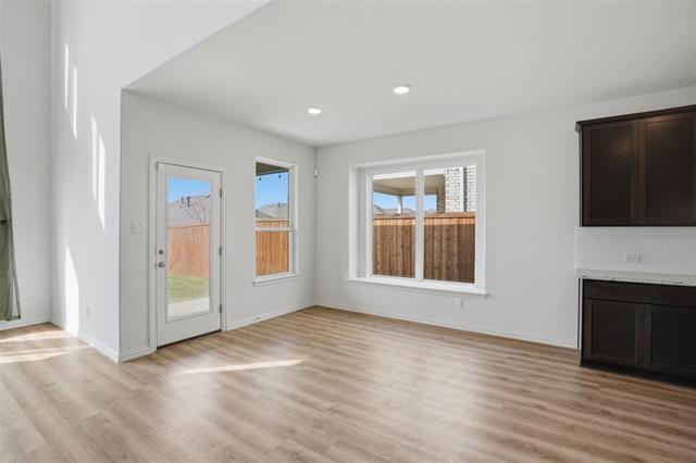 Building Photo - 1216 Rosebay Dr