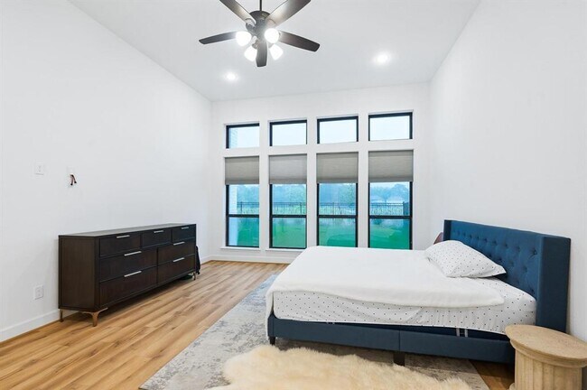 Building Photo - 6618 Mirabeau Ln
