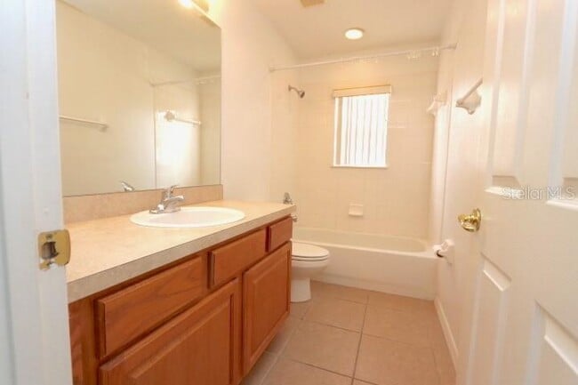 Building Photo - 1035 Lascala Dr