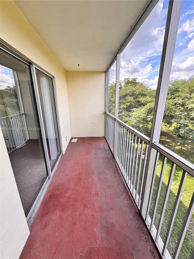 Building Photo - 13355 SW 9th Ct