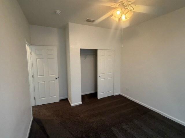 Building Photo - Gorgeous Modesto Home 3 Bedroom 2.5 Bathroom