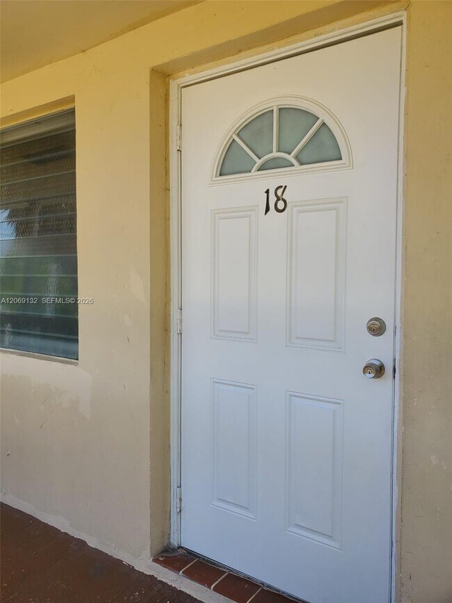 Building Photo - 280 SW 11th Ave
