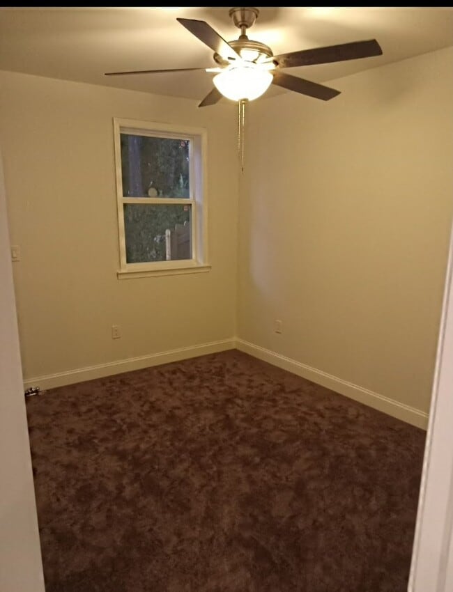 Building Photo - 1220 Owens Rd