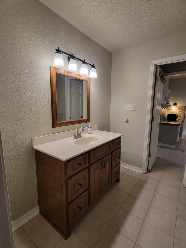 Building Photo - 2589 Santa Rosa Cove