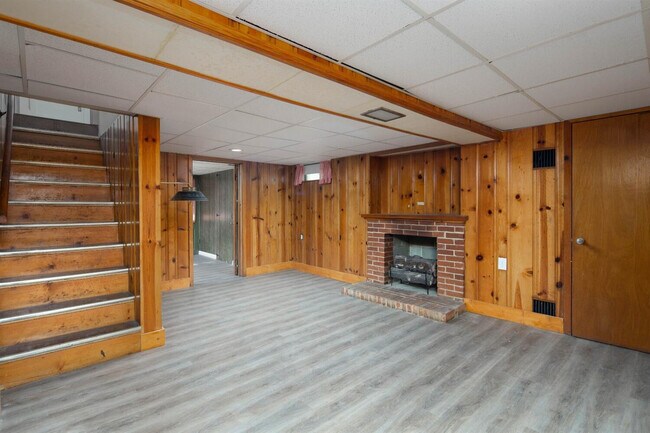 Building Photo - 1220 Hammond Ave