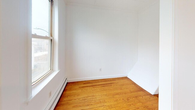 Building Photo - 13 Tuckerman St