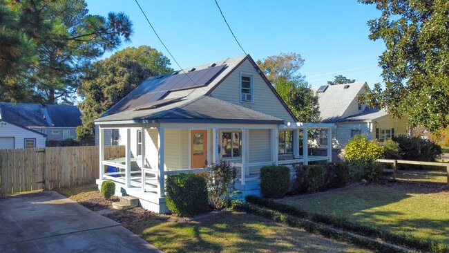 Building Photo - 7805 Ruthven Rd