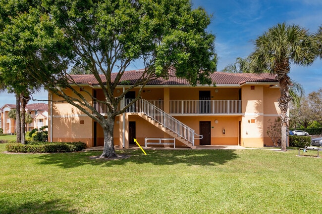 Building Photo - 281 SW Palm Dr
