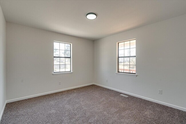 Building Photo - Charming, Pet-Friendly Home in East Ridge — Roomy Yard, Updated Features & Great Location!