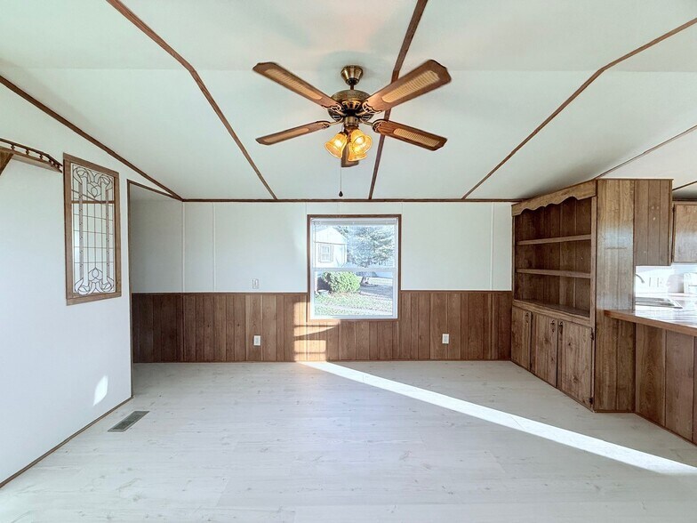 Building Photo - 52335 Harrisburg Ln