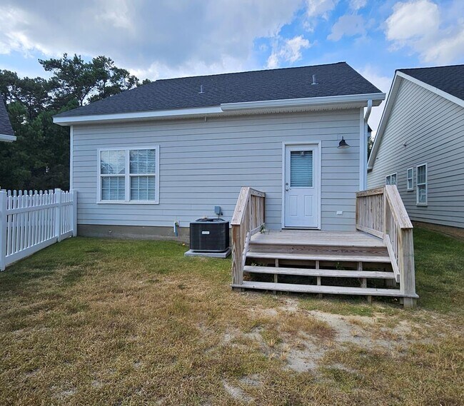 Building Photo - 321 Summercreek Cove