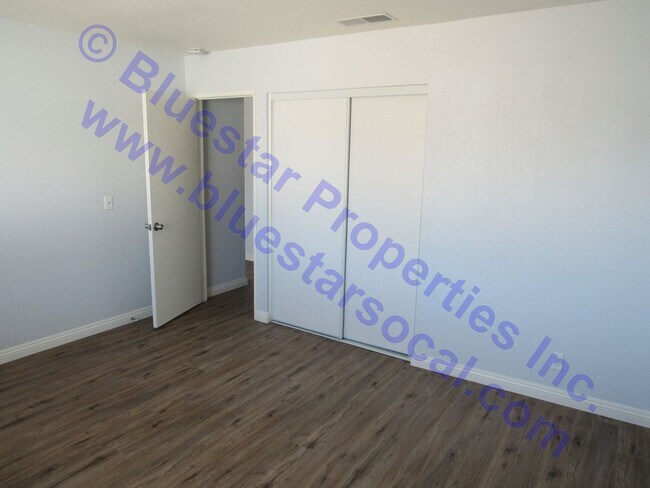 Building Photo - 12652K
