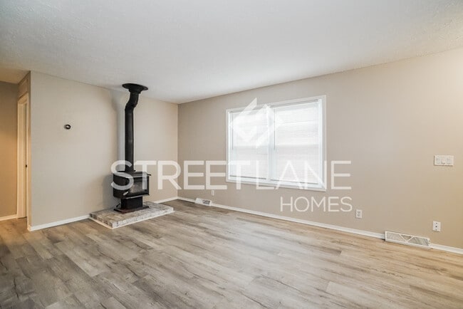 Building Photo - Charming 3 Bedroom in Whitehall!