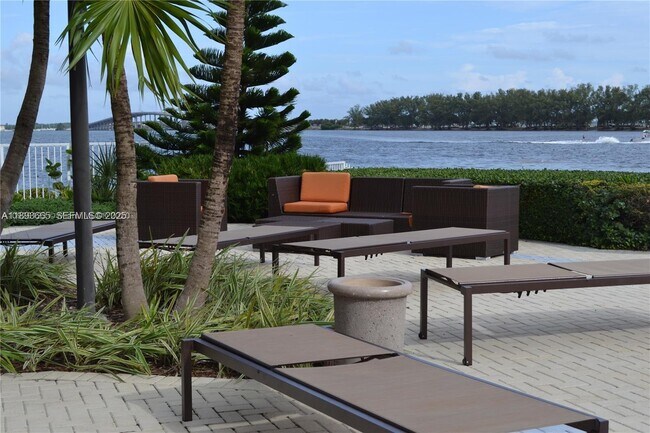 Building Photo - 2451 Brickell Ave