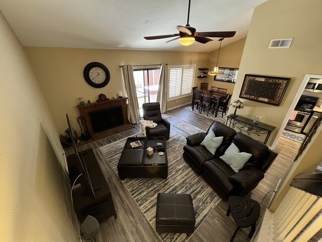 Building Photo - 1515 Apache Dr