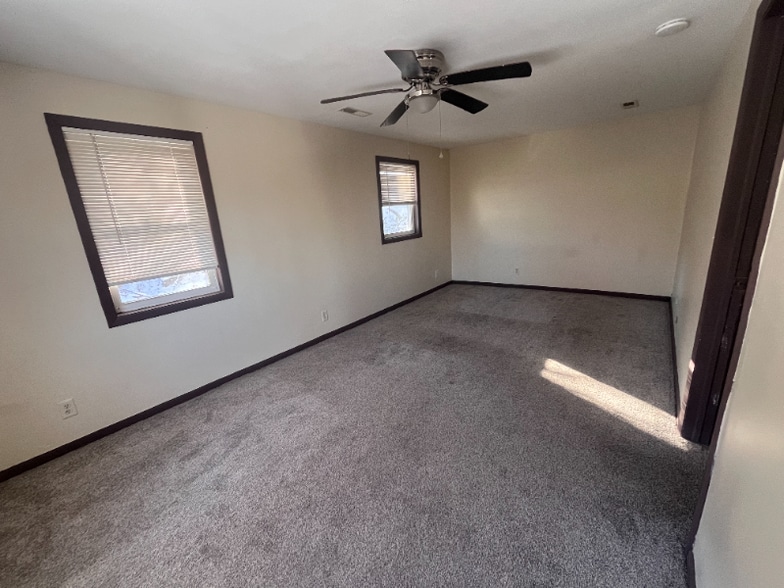 Building Photo - 204 Pekin Ave