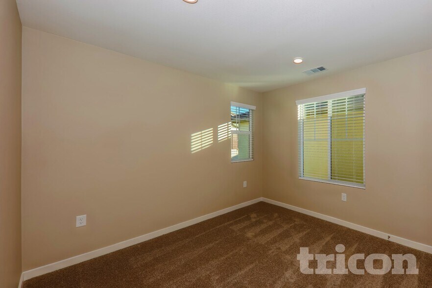 Building Photo - 29316 Leopardwood Way Winchester CA