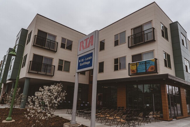 Primary Photo - 6016 Lorain Ave