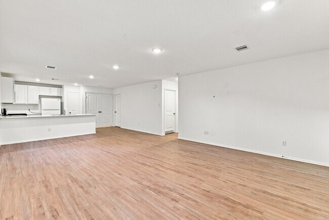 Building Photo - 7227 Gorrion Dr