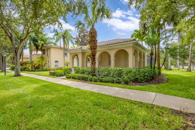 Building Photo - 121 Savona Dr