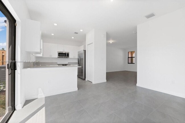 Building Photo - 11926 SW 247th Ter