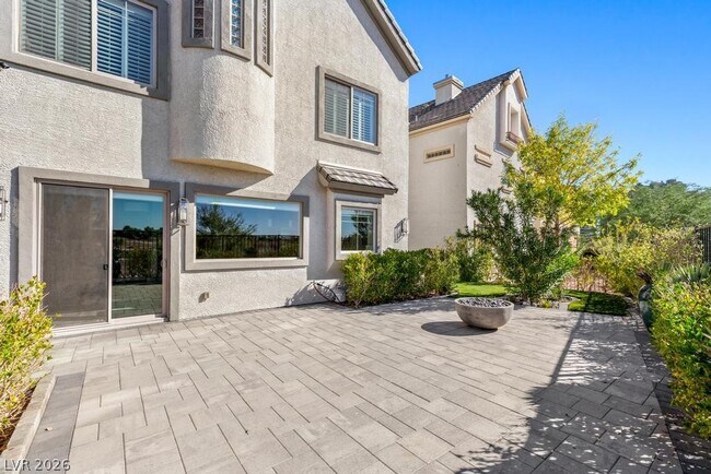 Building Photo - 9161 Tudor Park Pl