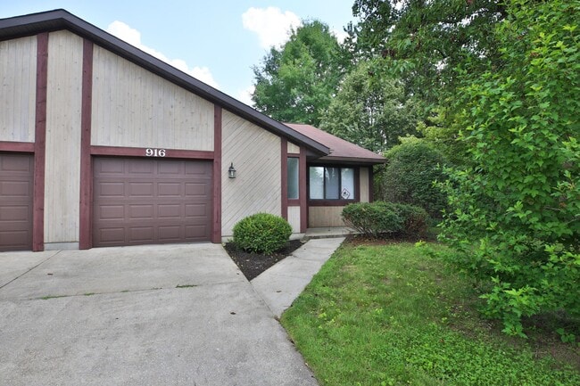 Building Photo - 914 Tradewind Dr