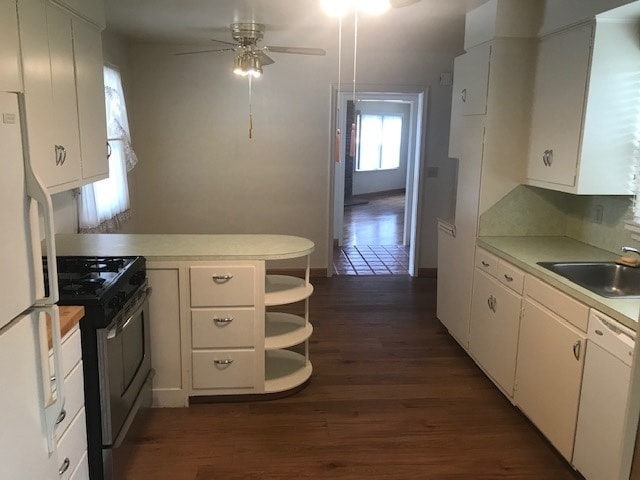 Building Photo - Beautiful single level home with fenced back yard