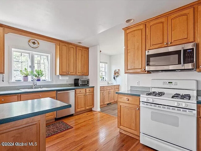 Building Photo - 633 Salvia Ln