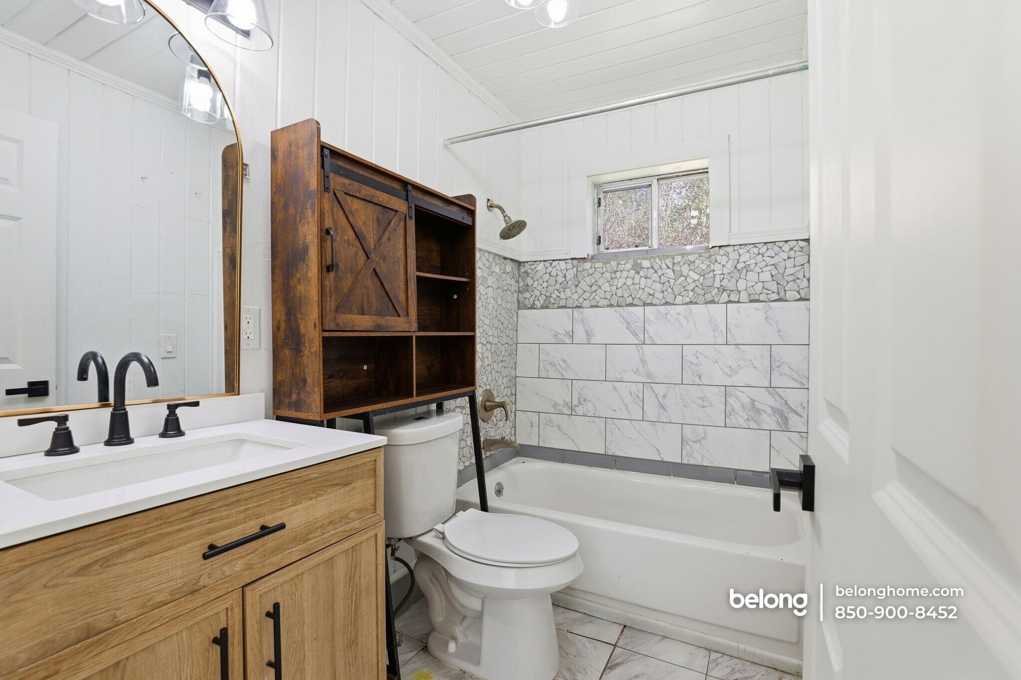 Building Photo - 16063 SE Janet St