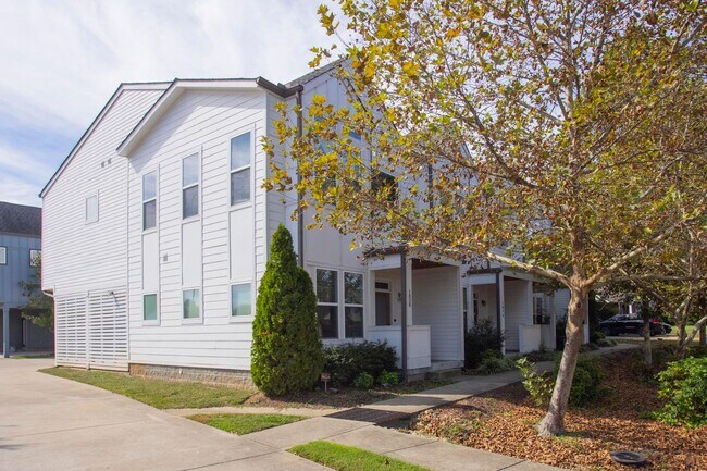 Building Photo - 1034 Maynor Ave