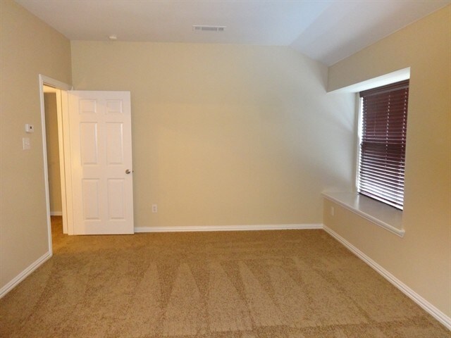 Building Photo - 408 Channel View Ct