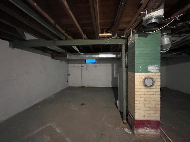 Building Photo - 411 Studebaker St