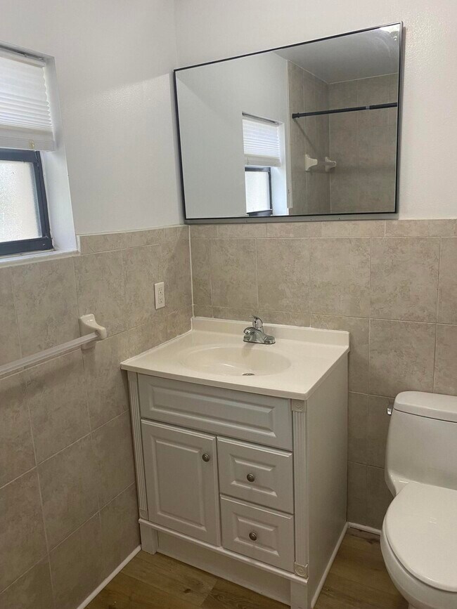 Building Photo - 2217 Flower Tree Cir