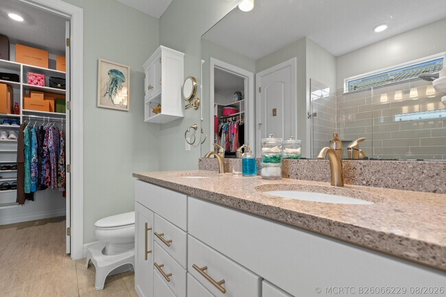 Building Photo - 10454 SW Captiva Dr