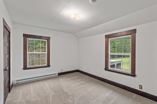 Building Photo - 117 Benthein Rd