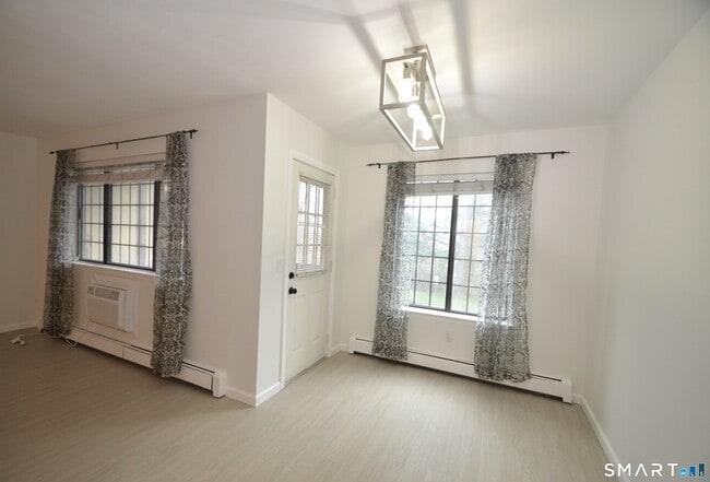 Building Photo - 125 Warner Hill Rd