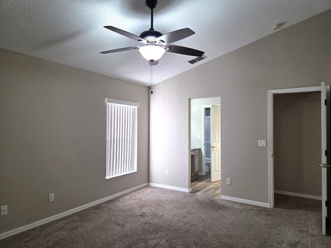 Building Photo - 3/2 In King's Ridge 55+ Community