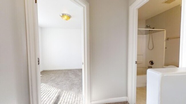 Building Photo - Springville Home