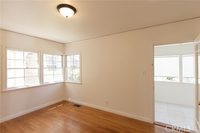 Building Photo - 757 E Doran St