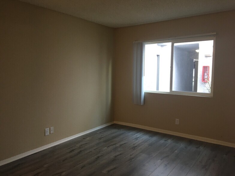 Building Photo - 11416 Albers St