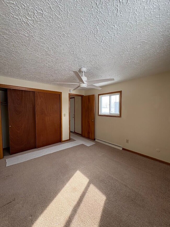 Building Photo - 5032 S Main St