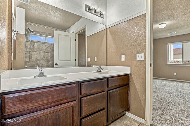 Building Photo - 12121 Zavi Ln