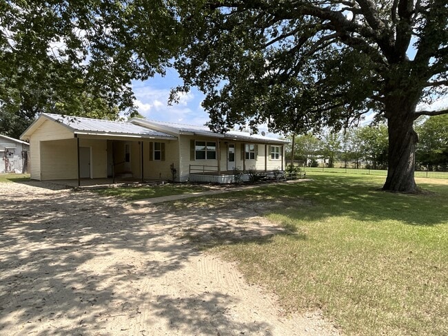 Building Photo - 1154 FM 1395
